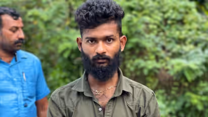 ബസ് കണ്ടക്ടർ ആളൊഴിഞ്ഞ പറമ്പിൽ നിന്ന് അറസ്റ്റിലായി; കൈയിലുണ്ടായിരുന്നത് 30 ഗ്രാം എംഡിഎംഎ, അറസ്റ്റിൽ