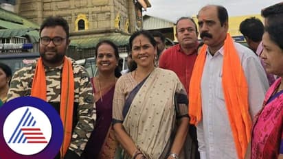 ಸಾವಿರ ಮೆಟ್ಟಿಲು ಹತ್ತಿ ಚಾಮುಂಡೇಶ್ವರಿ ತಾಯಿ ದರ್ಶನ ಪಡೆದ ಕೇಂದ್ರ ಸಚಿವ ಶೋಭಾ ಕರಾಂದ್ಲಾಜೆ