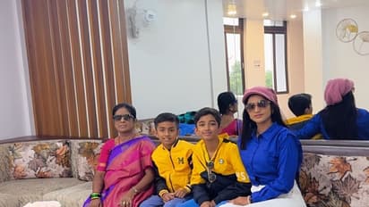 ಅಮ್ಮ, ಮಗನ ಜೊತೆ ಕಾಮಾಕ್ಯ ದೇವಿ ದರ್ಶನ ಪಡೆದ ನಟಿ, ನಿರೂಪಕಿ ಜಾಹ್ನವಿ