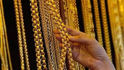 Gold Rate Today: റെക്കോർഡ് വിലയിൽ നിന്നും താഴെക്കില്ല; സ്വർണം വാങ്ങാൻ ഇന്ന് എത്ര രൂപ നൽകണം?