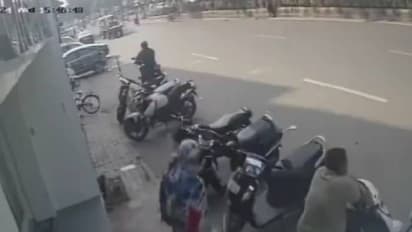 നടുക്കും ദൃശ്യങ്ങൾ, ഒരും സംശയവും തോന്നിയില്ല, പെണ്ണായി വേഷം മാറിയെത്തി, പോയത് 23 ലക്ഷത്തിന്റെ വെള്ളി