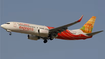 തിരുവനന്തപുരത്തേക്കുള്ള എയര്‍ ഇന്ത്യ എക്സ്‍പ്രസ് വിമാനം വൈകിയത് മണിക്കൂറുകളോളം, വലഞ്ഞ് യാത്രക്കാർ