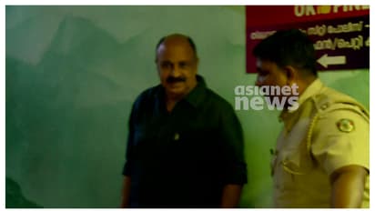 2016- 17 കാലത്ത് ഉപയോഗിച്ചിരുന്ന ഫോൺ, ഐപാഡ് എന്നിവ കൈവശമില്ലെന്ന് സിദ്ദിഖ്, വിശദമായ ചോദ്യം ചെയ്യൽ നടന്നില്ല