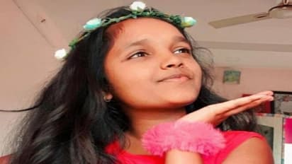 ರಾಯಚೂರು: ತಾತನಿಗೆ ಬನ್ನಿ ಕೊಟ್ಟು ವಾಪಸ್ ಬರೋ ವೇಳೆ ಸ್ಕೂಟರ್ಗೆ ಕಾರ್ ಡಿಕ್ಕಿ, ಓರ್ವ ಯುವತಿ ಸಾವು