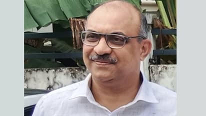 എയർപ്പോർട്ടിൽ നിന്ന് സുഹൃത്തിനെയും കൂട്ടിക്കൊണ്ട് വരുന്നതിനിടെ കാറിൽ വെച്ച് ഹൃദയാഘാതം; മലയാളി മരിച്ചു