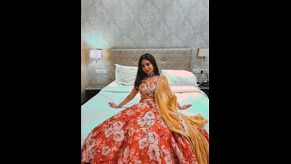 ಗಮನ ಸೆಳೆಯೋಕೆ ಹಾಸಿಗೆನೇ ಬೇಕಾ?; ಸೆರಗು ಹಾಕಿದ್ರೂ ನಿವೇದಿತಾಗೆ ತಪ್ಪಿಲ್ಲ ನೆಟ್ಟಿಗರ ಕಾಟ!