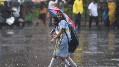 இனி நேரமே இல்லை உடனே இதனை செய்யனும்.!  பள்ளி ஆசிரியர்களுக்கு பறந்த கல்வித்துறையின் முக்கிய உத்தரவு