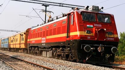 நான்-ஸ்டாப் ரயில் தெரியும்; ஆனா இந்தியாவில் அதிக STOPல் நிற்கும் ரயில் எது? எத்தனை ஸ்டாப் தெரியுமா?