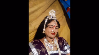 ವಾಲ್ಮೀಕಿ ಪ್ರಶಸ್ತಿಗೆ ಭಾಜನರಾದ ಐವರ ಹಿನ್ನೆಲೆ ಬಹಿರಂಗ: 5 ಲಕ್ಷ ರೂ. ನಗದು, 20 ಗ್ರಾಂ ಬಂಗಾರ!