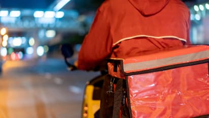 കനത്ത ചൂട്; ജൂൺ ഒന്ന് മുതൽ ഉച്ചസമയങ്ങളിൽ ബൈക്ക് ഡെലിവറി സർവീസിന് ഖത്തറിൽ വിലക്ക്