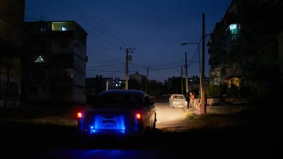 സ്കൂളുകളും കോളേജുകളും വ്യവസായ ശാലകളും അടച്ചു; ക്യൂബ ഇരുട്ടിലായിട്ട് രണ്ട് ദിവസം പിന്നിട്ടു, നട്ടംതിരിഞ്ഞ് ജനം