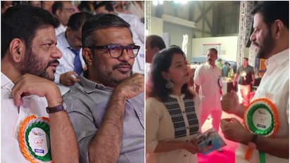  കടൽ കടന്നും പാലക്കാടൻ ചൂട്; ഷാർജയിലെ വേദിയിൽ എംബി രാജേഷും വികെ ശ്രീകണ്ഠനും, ചടങ്ങിനെത്തി സൗമ്യ സരിനും