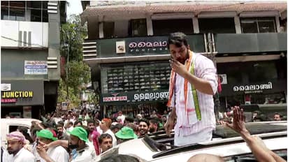 പാലക്കാട്ടെ ഷാഫിക്കെതിരെയുള്ള പടനീക്കം; തിരിച്ചടിക്കുമെന്ന് കണക്കുകൂട്ടൽ, അനുനയിപ്പിക്കാനൊരുങ്ങി നേതൃത്വം