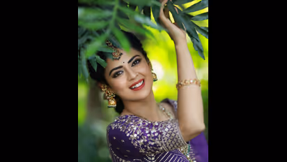 ಪಾರು ಸೀರಿಯಲ್ ವಿಲನ್ ಮಾನ್ಸಿ ಜೋಶಿ ನಿಶ್ಚಿತಾರ್ಥ… ಹುಡುಗ ಇವರೇ ನೋಡಿ