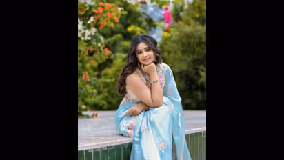 ಮತ್ತೆ ರೌಡಿ ಬೇಬಿಯಾದ ಚಾರು… ಟ್ರೆಡಿಶನಲ್ -ಮಾಡರ್ನ್… ನಿಮಗೆ ಯಾವ ಚಾರು ಇಷ್ಟ?