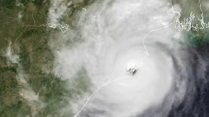 Chennai Heavy Rain Alert: 10 மாவட்டங்களில் இன்று பட்டையை கிளப்பப்போகும் கனமழை! வானிலை மையம் கொடுத்த வார்னிங்!
