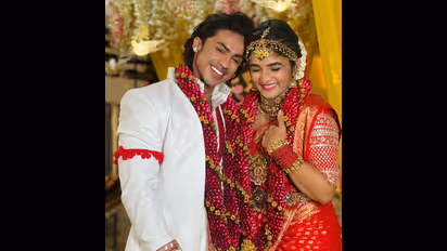 ಕಿಶನ್ ಬಿಳಗಲಿ -ದಿವ್ಯಾ ಉರುಡುಗ ಮದ್ವೆ ಫೋಟೊ ವೈರಲ್… ಅಭಿಮಾನಿಗಳು ಶಾಕ್! ಅರವಿಂದ್ ಕಥೆ ಏನು? 