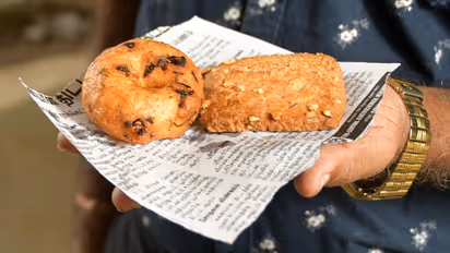 ಪೇಪರ್‌ನಲ್ಲಿ ಬಜ್ಜಿ ಬೋಂಡಾ ಕಟ್ಟಿ ತರ್ತೀರಾ? ಅದೊಂದು ತಪ್ಪು ಮಾತ್ರ ಮಾಡಬೇಡಿ!