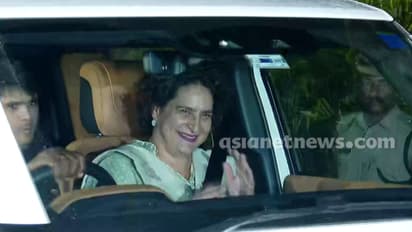 പ്രിയങ്കരിയാകാൻ പ്രിയങ്ക, കുടുംബസമേതം വയനാട്ടിലെത്തി; രാഹുൽ ഗാന്ധി നാളെയെത്തും