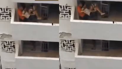 ഒറ്റനിമിഷം, അസാമാന്യ ധൈര്യം, പിന്നിലൂടെ യുവാവിനെ അകത്തേക്ക് വലിച്ചിട്ടു, ജീവൻ രക്ഷിച്ച അയൽവാസിക്ക് അഭിനന്ദനം