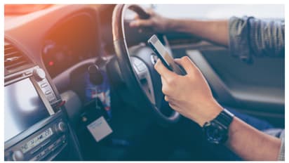 ഗതാഗത നിയമങ്ങൾ കടുപ്പിച്ച് ദുബൈ; പുതിയ അറിയിപ്പ്, വാഹനമോടിക്കുമ്പോൾ ശ്രദ്ധിച്ചില്ലെങ്കിൽ 'പണി കിട്ടും'