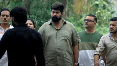 ജോജുവിന്റെ സംവിധാന അരങ്ങേറ്റം; 'പണി' നാളെ മുതല്, ടിക്കറ്റ് ബുക്കിംഗ് തുടങ്ങി