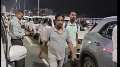 Bengaluru: ಎಲೆಕ್ಟ್ರಾನಿಕ್ ಸಿಟಿ ಫ್ಲೈಓವರ್ ಜಾಮ್; ಆಫೀಸ್ ಕ್ಯಾಬ್ ರೋಡಲ್ಲೇ ಬಿಟ್ಟು ಟೆಕ್ಕಿಗಳ ನಟರಾಜ ಸರ್ವೀಸ್!