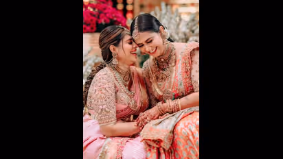 ಪ್ರತಿ ಸಲವೂ ವಿಭಿನ್ನ ಆಭರಣ ಧರಿಸಿರುವ ಕಾವ್ಯಾ ಗೌಡ; ಗಂಡನ ದುಡ್ಡಲ್ಲಿ ಜಾಲಿ ಜಾಲಿ ಎಂದು ಕಾಲೆಳೆದ ನೆಟ್ಟಿಗರು!