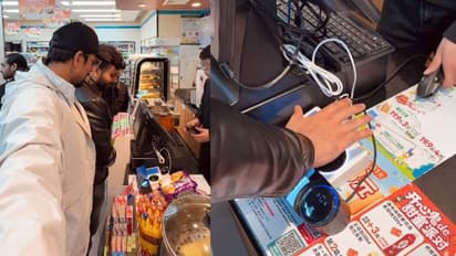 ദേ ഇതാണാ രേഖ; ഒറ്റക്കൈകൊണ്ട് പണമടക്കാം, വൈറലായി പാം പേയ്മെന്റ് വീഡിയോ