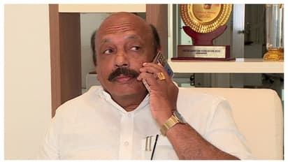 കൂറുമാറ്റ കോഴയിൽ തോമസ് കെ തോമസിനെതിരെ ശക്തമായ നടപടിക്ക് സിപിഎം; മുഖ്യമന്ത്രിയുടെ നിലപാടിൽ എൻസിപിക്ക് അതൃപ്തി