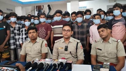 বাংলা সহ একাধিক রাজ্য থেকে ফিরতে গিয়ে ফাঁসলেন বাংলাদেশি শ্রমিকরা, মুর্শিদাবাদে ৪১ জন গ্রেফতার