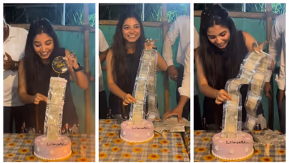 'ഇത് കേക്കോ അതോ എടിഎമ്മോ?'; യുവതിയുടെ ജന്മദിനത്തിന് സുഹൃത്തുക്കൾ ഒരുക്കിയ സമ്മാനം കണ്ട് ഞെട്ടി സോഷ്യൽ മീഡിയ