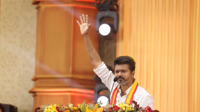 'അണ്ണനാണ്, എന്നും എപ്പോഴും കൂടെയുണ്ടാകും'; പെണ്‍കുട്ടികൾക്ക് കത്തുമായി വിജയ്, 'പഠനത്തിൽ മാത്രം ശ്രദ്ധ വേണം'