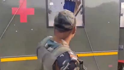 जम्मू-कश्मीर: एम्बुलेंसवर हल्ला, ३ दहशतवादी ठार