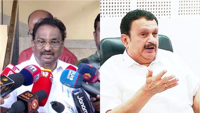 'ചതിയന്മാരുടെ പാർട്ടിയിൽ നിൽക്കണോയെന്ന് പരിശോധിക്കണം, കെ മുരളീധരൻ ഇടതുപക്ഷത്തിനൊപ്പം നിൽക്കണം': എകെ ബാലൻ