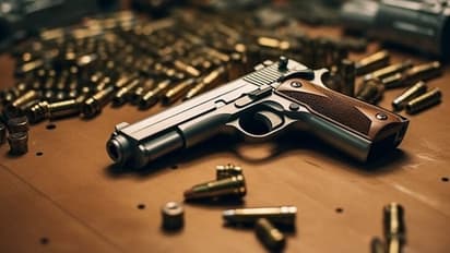 सोशल मीडियावरून हत्यारे विक्री, ७ जणांना अटक