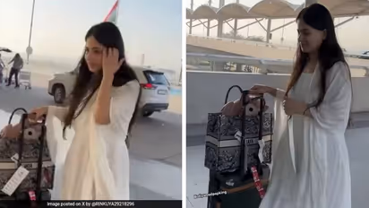 ಭಗವದ್ಗೀತೆ ಪ್ರಚಾರಕಿ ಕೈನಲ್ಲಿ ಐಷಾರಾಮಿ ಬ್ಯಾಗ್! ತರಾಟೆಗೆ ತೆಗೆದುಕೊಂಡ ಟ್ರೋಲರ್ 