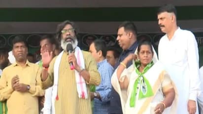 झारखंड निवडणूक २०२४: महिलांना आर्थिक मदत, हेमंत सोरेन यांची डुमरीत घोषणा