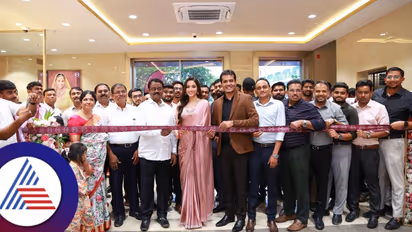 ಬೆಂಗಳೂರು: ಹೆಸರಘಟ್ಟ ಮುಖ್ಯರಸ್ತೆಯಲ್ಲಿ ಮಲಬಾರ್ ಗೋಲ್ಡ್ ಹೊಸ ಶೋರೂಂ ಆರಂಭ; ದೀಪಾವಳಿ ಹಬ್ಬಕ್ಕೆ ಭರ್ಜರಿ ಆಫರ್!