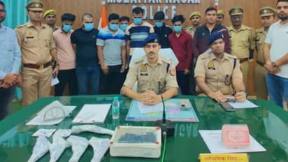 വാഹന പരിശോധനയിൽ കണ്ടെത്തിയത് യുവാക്കളുടെ 'തോക്ക് ഡെലിവറി'; ഓൺലൈനിലൂടെ ഓർഡർ സ്വീകരിച്ച് ഇടപാടുകൾ