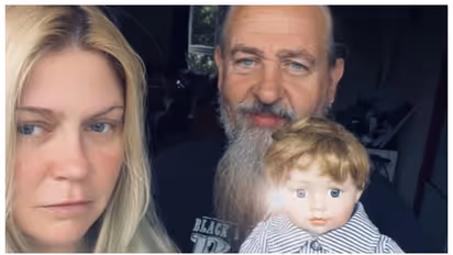 വാങ്ങിയത് 'പ്രേതബാധയുള്ള പാവ' എന്ന് ബ്രിട്ടീഷ് യുവതി, 'പിന്നാലെ ദുരന്തങ്ങളുടെ വേലിയേറ്റം'