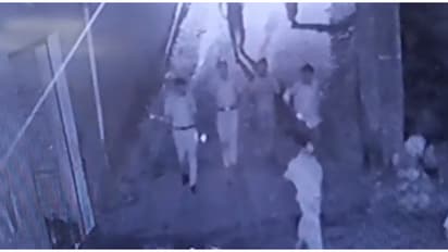 വ്യാപാരികളെ തമിഴ്നാട് പൊലീസ് കള്ളക്കേസില് കുടുക്കിയതായി പരാതി; കൈക്കൂലി നല്കാത്തതിനാലെന്ന് ആരോപണം