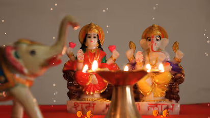 दिवाली 2024: श्री गणेश और मां लक्ष्मी के टॉप 15 आरती और भजन