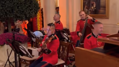 'ওম জয় জগদীশ হরে'..হোয়াইট হাউসে ধুমধাম করে দিওয়ালি সেলিব্রেশন! দেখুন দারুণ ভিডিও