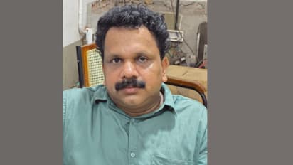 മാഹിയിൽ നിന്ന് പേരാമ്പ്രയിലെത്തിയ ഓട്ടോ, രഹസ്യവിവരത്തിൽ പരിശോധന, മ്യൂസിക് സ്പീക്കറിനുള്ളില്‍ 22 ലിറ്റര്‍ മദ്യം