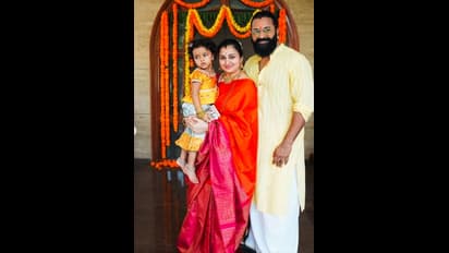 ಕಾಂತಾರ ನಟನ ಮನೆಯಲ್ಲಿ ಅದ್ಧೂರಿ ದೀಪಾವಳಿ; ಶೆಟ್ರು ಹೇರ್‌ಸ್ಟೈಲ್‌ ಮೇಲೆ ನೆಟ್ಟಿಗರ ಕಣ್ಣು! 