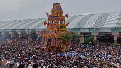 ಮಲೆಮಹದೇಶ್ವರ ಬೆಟ್ಟದಲ್ಲಿ ದೀಪಾವಳಿ ಜಾತ್ರೆ: ಬೆಟ್ಟದ ತುಂಬ ಝೇಂಕರಿಸಿದ ಉಘೇ ಉಘೇ ಮಾದಪ್ಪನ ಜಯಕಾರ!