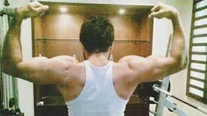 കടം 25,000 രൂപ, അതുവീട്ടാൻ സിനിമയിലെത്തി, ഇന്നൊരു പടത്തിന് പ്രതിഫലം 35 കോടി; ഇതൊരു സൂപ്പർതാര കഥ