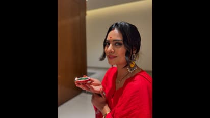 ನಟಿ ದೀಪಿಕಾ ದಾಸ್’ಗೂ ಇದು ಮದ್ವೆ ನಂತರದ ಮೊದಲ ದೀಪಾವಳಿ… ಪತಿ ಜೊತೆ ಪೋಸ್ ಕೊಟ್ಟ ಬೆಡಗಿ