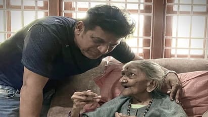 ಚಾಮರಾಜನಗರ: ಗಾಜನೂರಿಗೆ ಭೇಟಿ ನೀಡಿದ ಶಿವಣ್ಣ ದಂಪತಿ, ಸೋದರತ್ತೆಯ ಆಶೀರ್ವಾದ ಪಡೆದ ಹ್ಯಾಟ್ರಿಕ್‌ ಹೀರೋ!